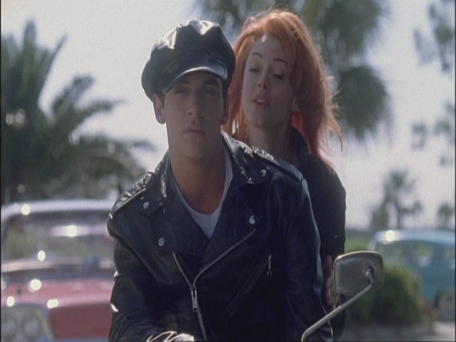 Charmed-Online-dot-net_Elvis7029.jpg