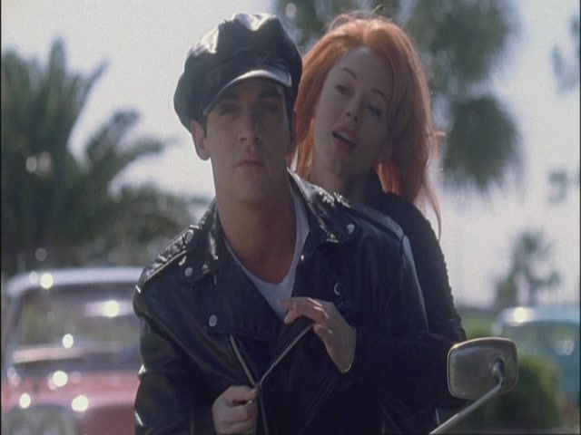 Charmed-Online-dot-net_Elvis7033.jpg
