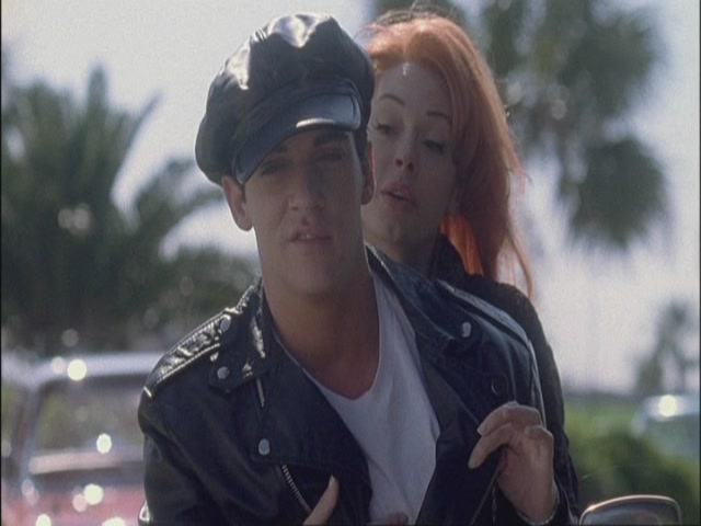 Charmed-Online-dot-net_Elvis7040.jpg
