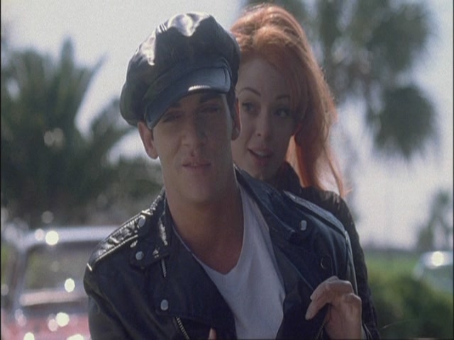 Charmed-Online-dot-net_Elvis7041.jpg