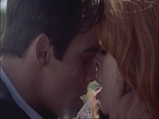 Charmed-Online-dot-net_Elvis7060.jpg