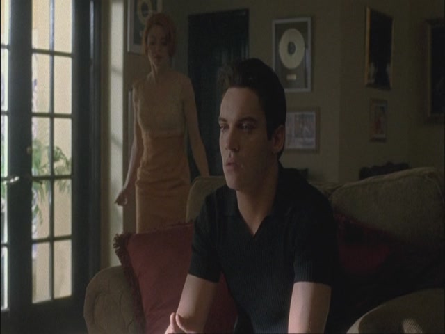 Charmed-Online-dot-net_Elvis7210.jpg