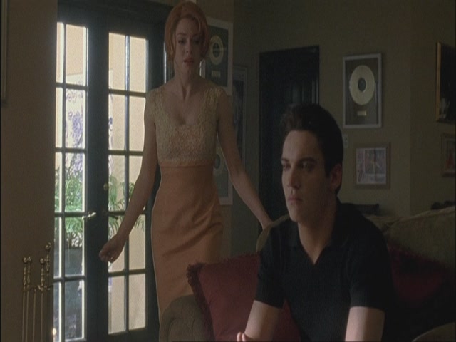 Charmed-Online-dot-net_Elvis7212.jpg