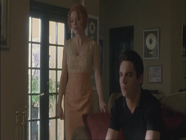 Charmed-Online-dot-net_Elvis7215.jpg