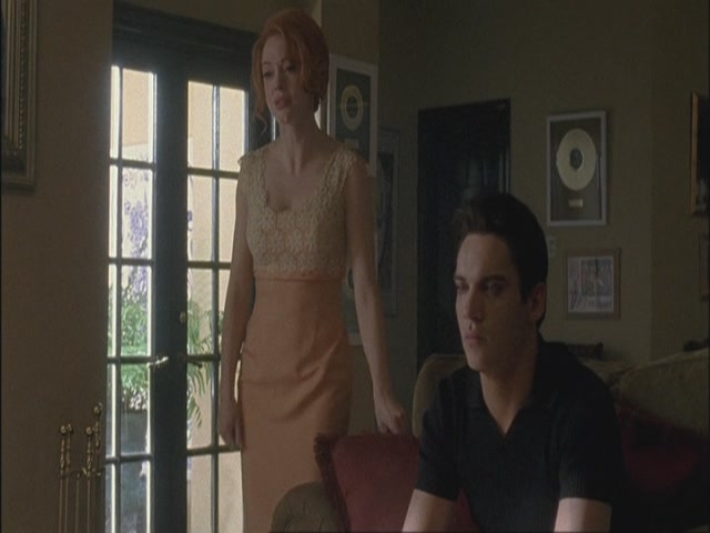 Charmed-Online-dot-net_Elvis7216.jpg