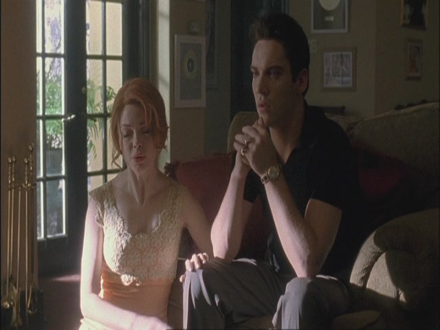 Charmed-Online-dot-net_Elvis7227.jpg