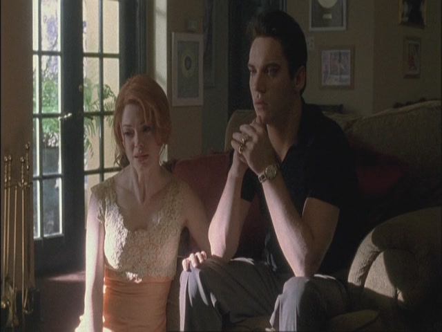 Charmed-Online-dot-net_Elvis7231.jpg