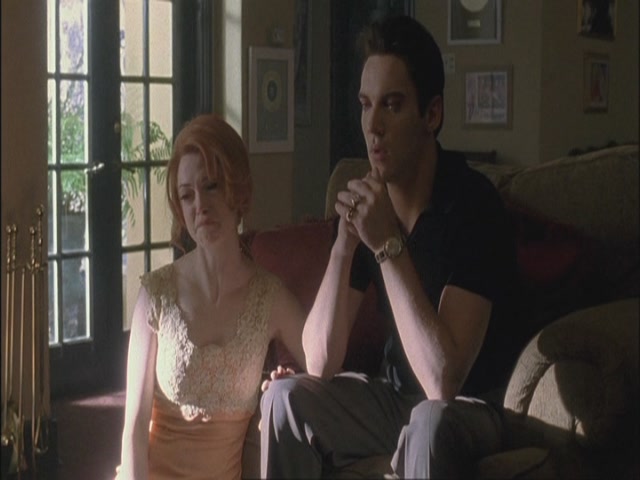 Charmed-Online-dot-net_Elvis7237.jpg