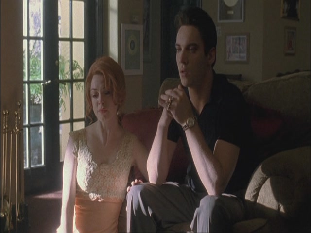 Charmed-Online-dot-net_Elvis7245.jpg