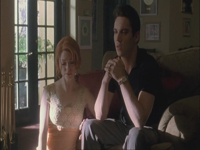 Charmed-Online-dot-net_Elvis7252.jpg