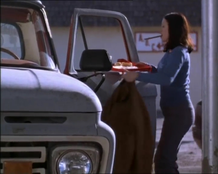 Charmed-Online-dot-net_LewisandClarkandGeorge_0540.jpg