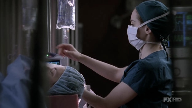 Charmed-Online-dot-NL-NipTuck6x01-1091.jpg