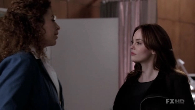 Charmed-Online-dot-NL-NipTuck6x03-0514.jpg