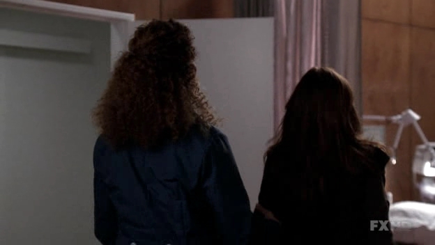 Charmed-Online-dot-NL-NipTuck6x03-0518.jpg
