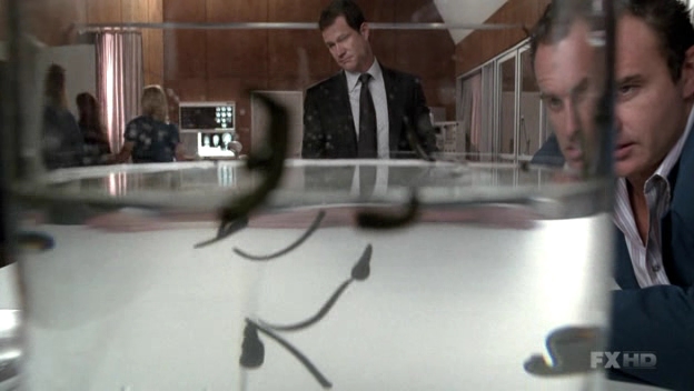 Charmed-Online-dot-NL-NipTuck6x03-0519.jpg
