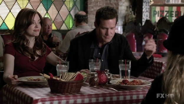 Charmed-Online-dot-NL-NipTuck6x03-0706.jpg
