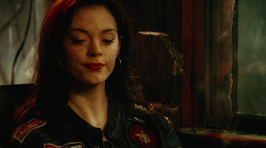 Charmed-Online-dot-net_PlanetTerror1179.jpg