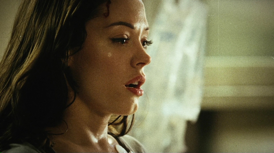 Charmed-Online-dot-net_PlanetTerror2162.jpg