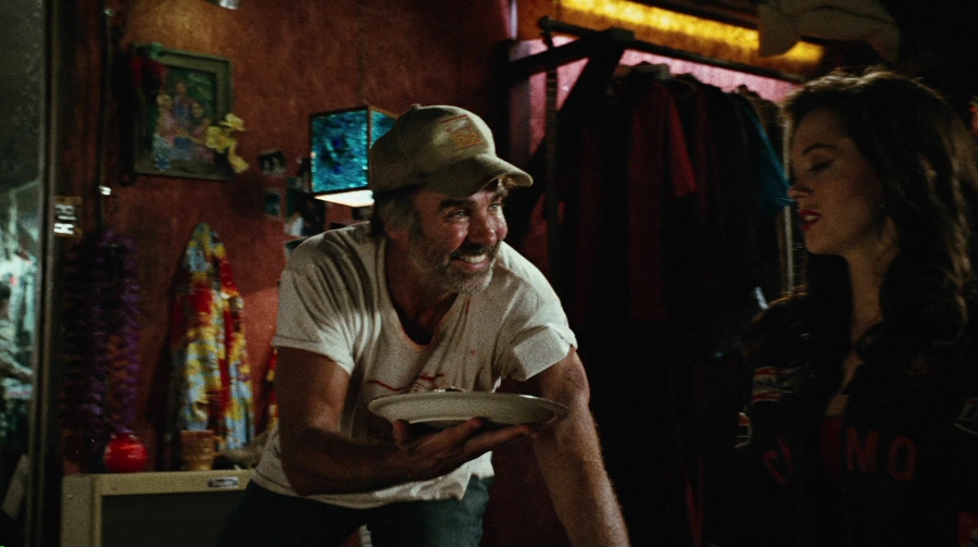 Charmed-Online-dot-net_PlanetTerror3678.jpg