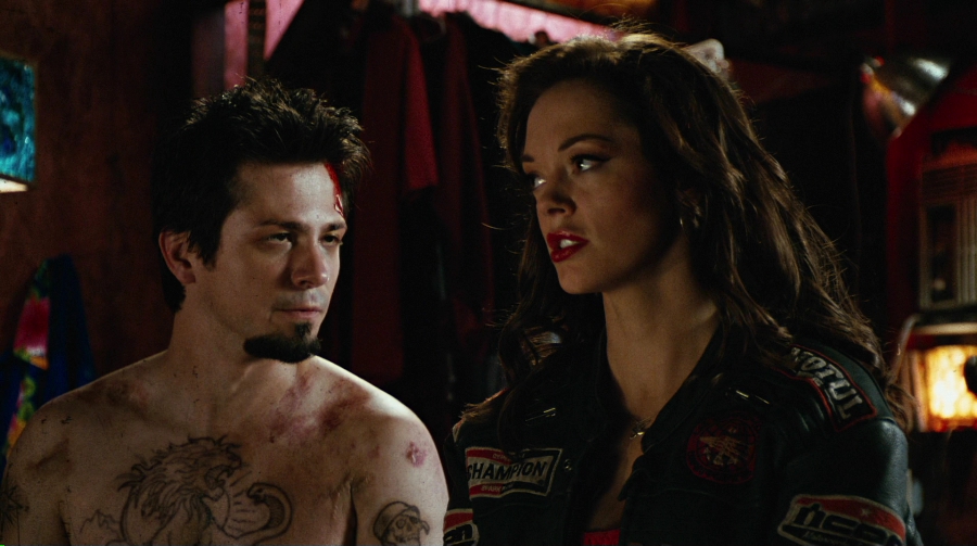 Charmed-Online-dot-net_PlanetTerror3746.jpg