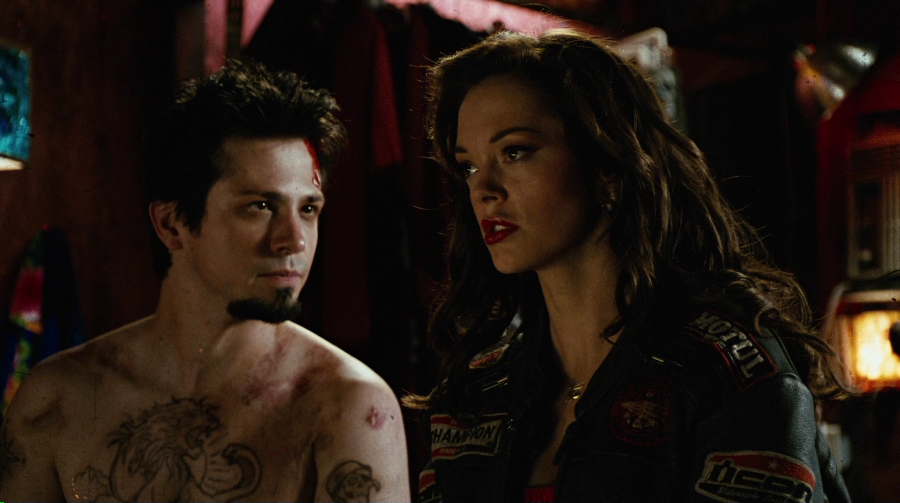 Charmed-Online-dot-net_PlanetTerror3773.jpg