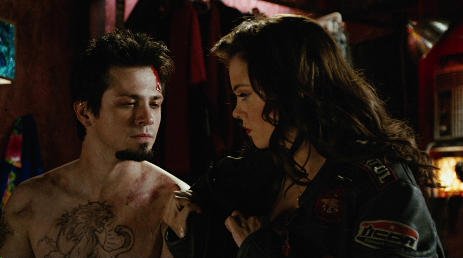 Charmed-Online-dot-net_PlanetTerror3778.jpg