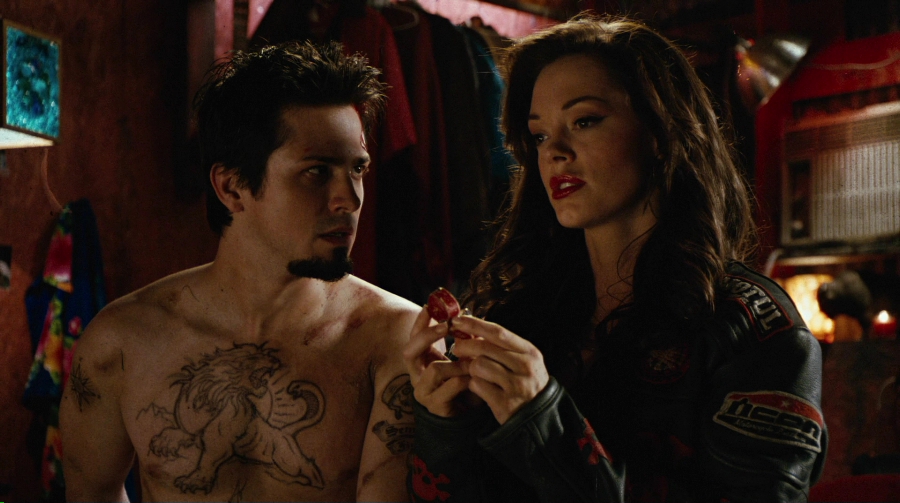 Charmed-Online-dot-net_PlanetTerror3798.jpg