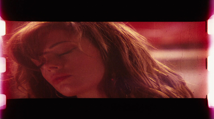 Charmed-Online-dot-net_PlanetTerror3870.jpg