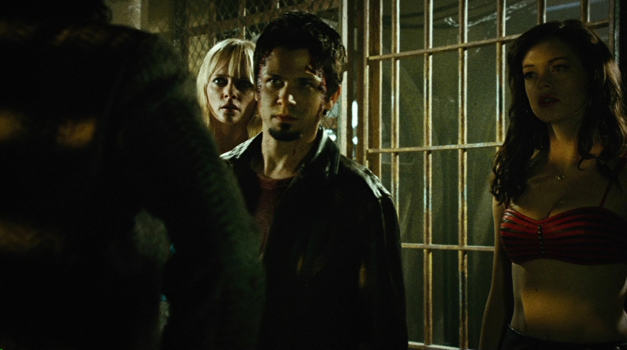 Charmed-Online-dot-net_PlanetTerror4409.jpg