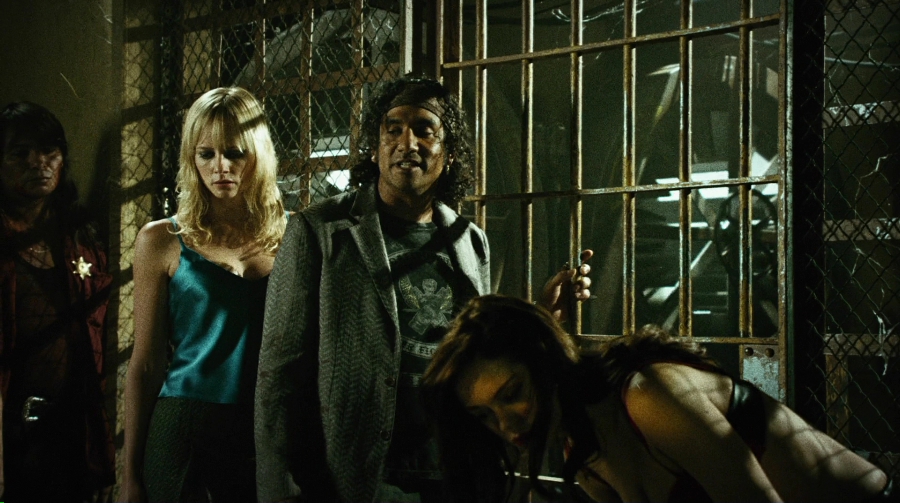 Charmed-Online-dot-net_PlanetTerror4415.jpg