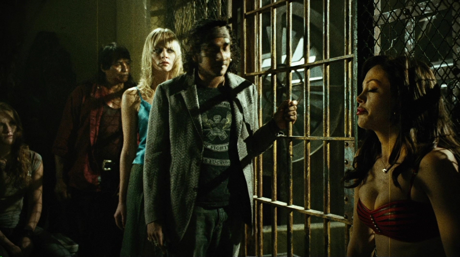 Charmed-Online-dot-net_PlanetTerror4426.jpg
