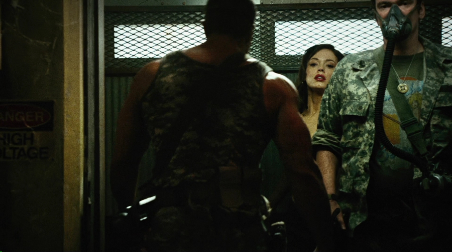 Charmed-Online-dot-net_PlanetTerror4482.jpg