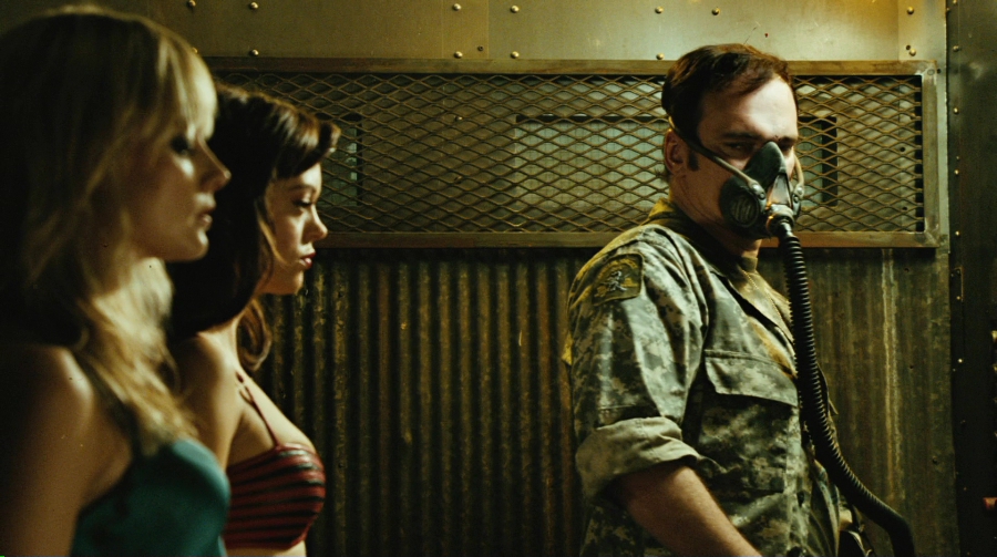 Charmed-Online-dot-net_PlanetTerror4491.jpg