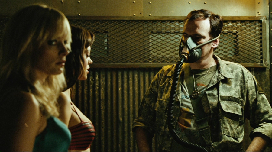 Charmed-Online-dot-net_PlanetTerror4498.jpg