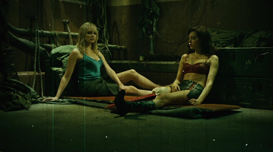 Charmed-Online-dot-net_PlanetTerror4865.jpg