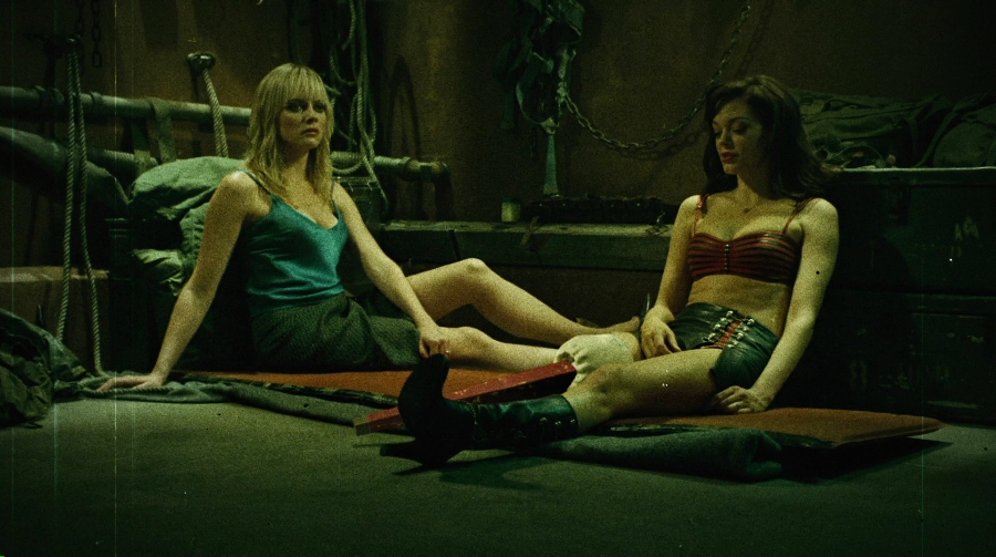 Charmed-Online-dot-net_PlanetTerror4874.jpg Charmed-Online-dot-net_PlanetTerror4874.jpg