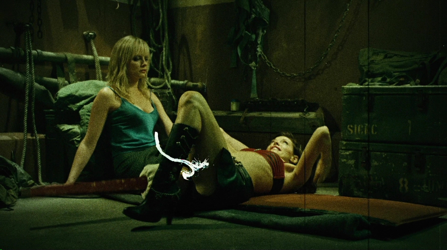 Charmed-Online-dot-net_PlanetTerror4878.jpg