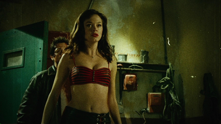 Charmed-Online-dot-net_PlanetTerror5144.jpg