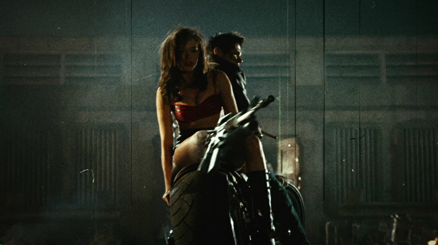 Charmed-Online-dot-net_PlanetTerror5241.jpg