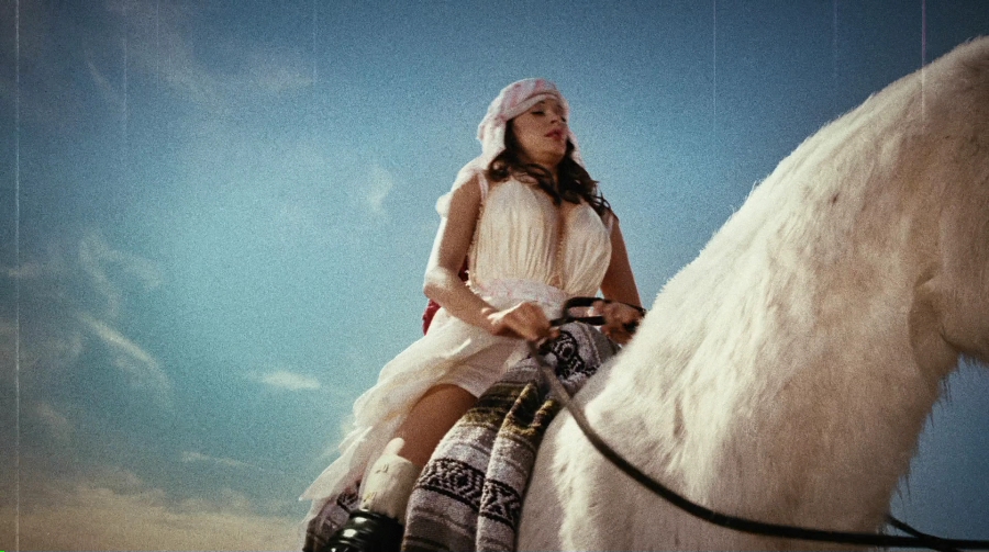 Charmed-Online-dot-net_PlanetTerror5812.jpg Charmed-Online-dot-net_PlanetTerror5812.jpg