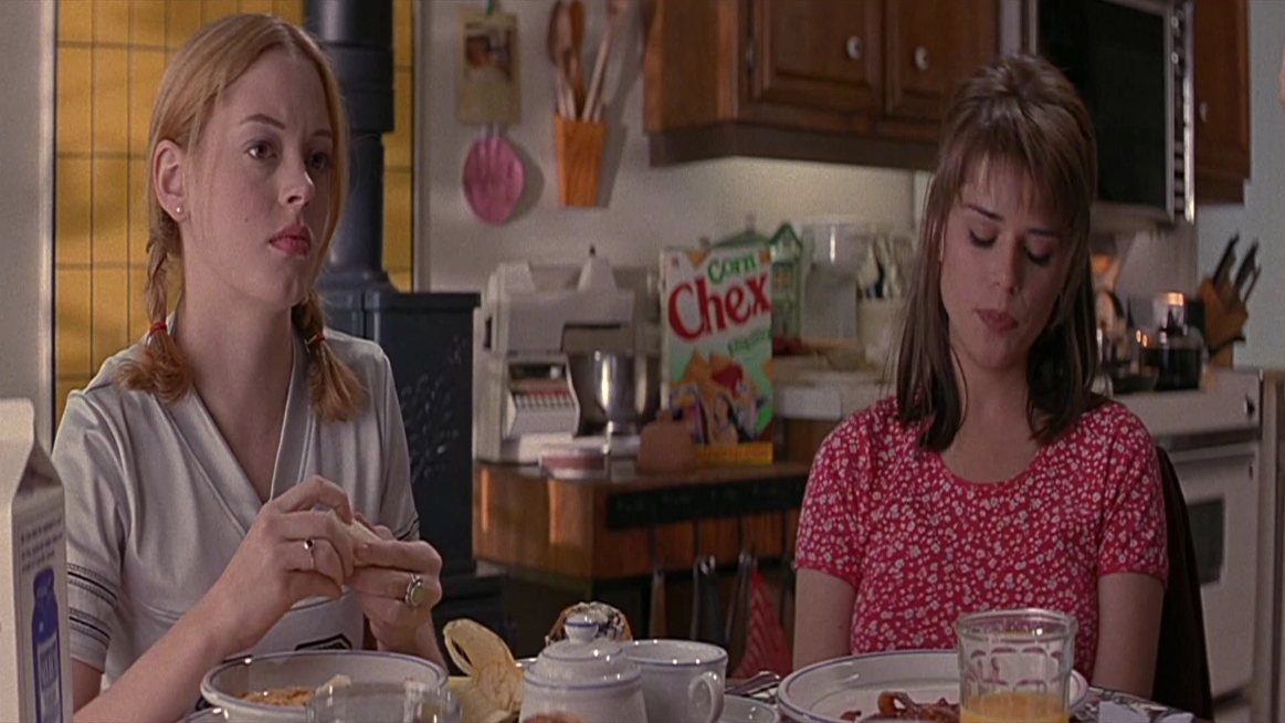 Charmed-Online-dot-NL-Scream1998.jpg Charmed-Online-dot-NL-Scream1998.jpg