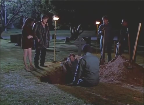 Charmed-Online-dot-nl_AlmostDead2053.jpg Charmed-Online-dot-nl_AlmostDead2053.jpg