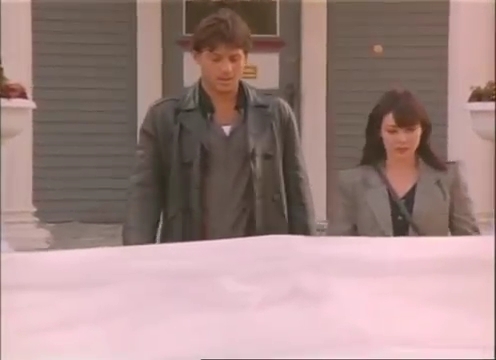 Charmed-Online-dot-nl_AlmostDead5335.jpg Charmed-Online-dot-nl_AlmostDead5335.jpg