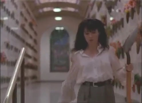 Charmed-Online-dot-nl_AlmostDead9028.jpg Charmed-Online-dot-nl_AlmostDead9028.jpg