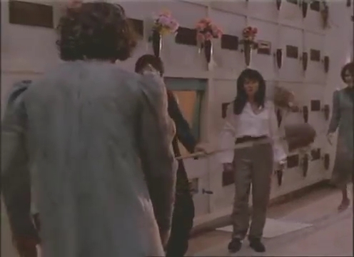 Charmed-Online-dot-nl_AlmostDead9179.jpg Charmed-Online-dot-nl_AlmostDead9179.jpg