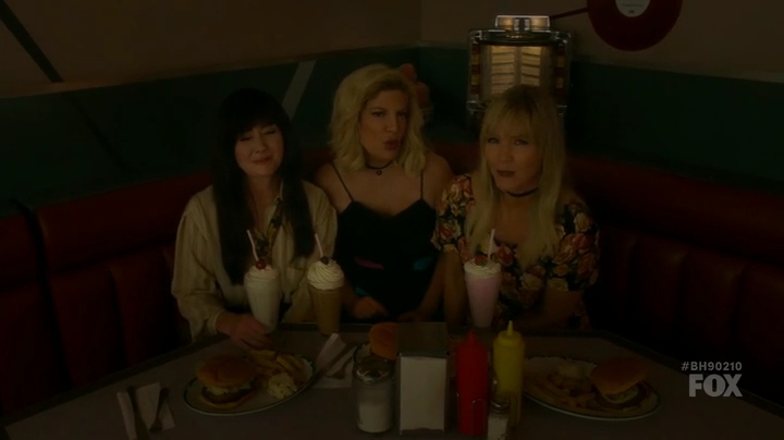 Charmed-Online-dot-nl_BH90210-1x04-00124.jpg