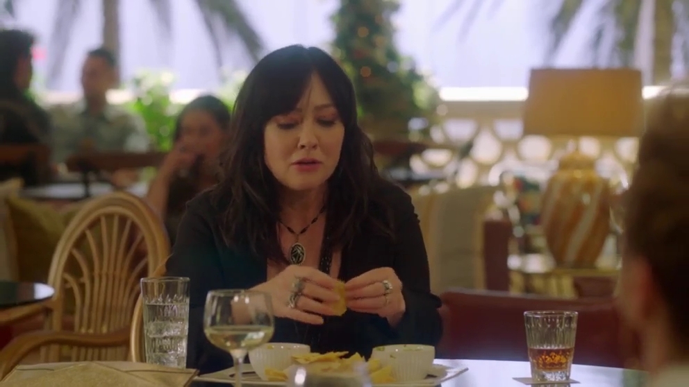 Charmed-Online-dot-nl_BH90210-1x05-00440.jpg