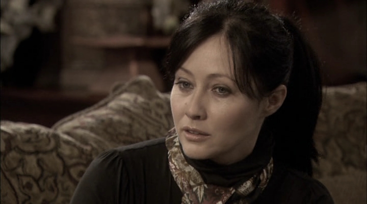 Charmed-Online-dot-net_ChristmasCarper0367.jpg Charmed-Online-dot-net_ChristmasCarper0367.jpg