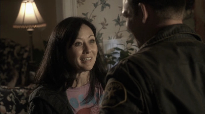 Charmed-Online-dot-net_ChristmasCarper1073.jpg Charmed-Online-dot-net_ChristmasCarper1073.jpg