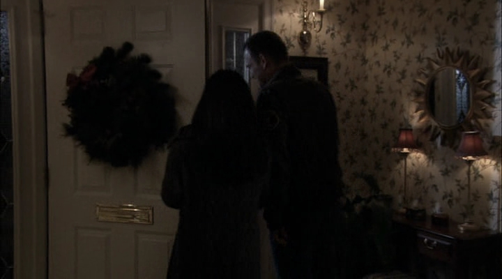 Charmed-Online-dot-net_ChristmasCarper1077.jpg Charmed-Online-dot-net_ChristmasCarper1077.jpg